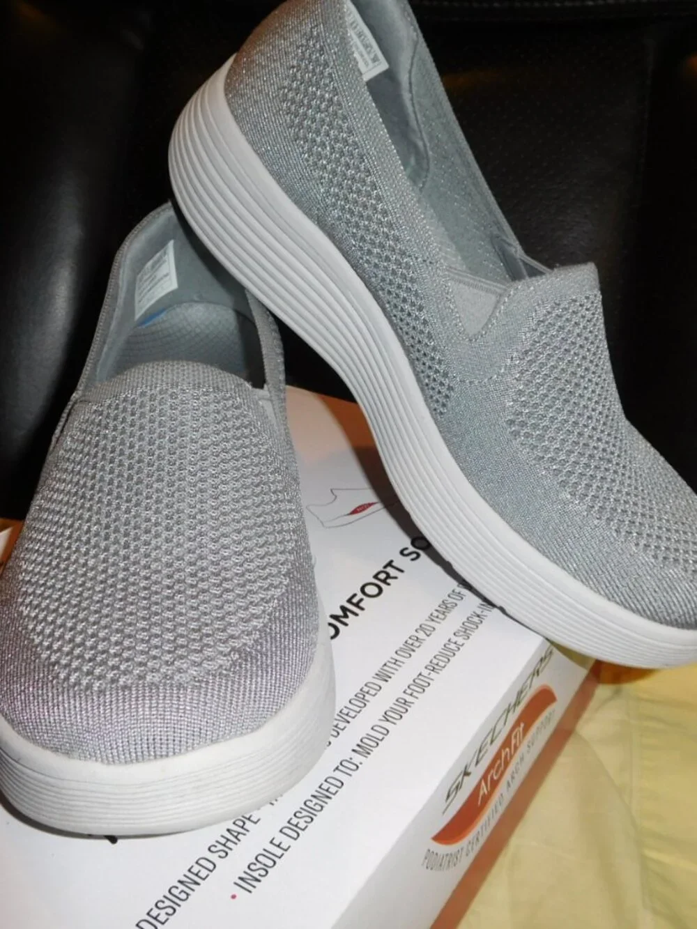 9.5M SKECHERS ARCHFIT LAGUNA ADORE HER GRAY/CHARCOAL EXCELLENT